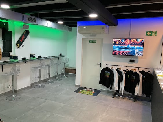 La Main Verte Social Club Privado Cannabico 1 La Main Verte Social Club Privado Cannabico cannabis club Girona – entry pass