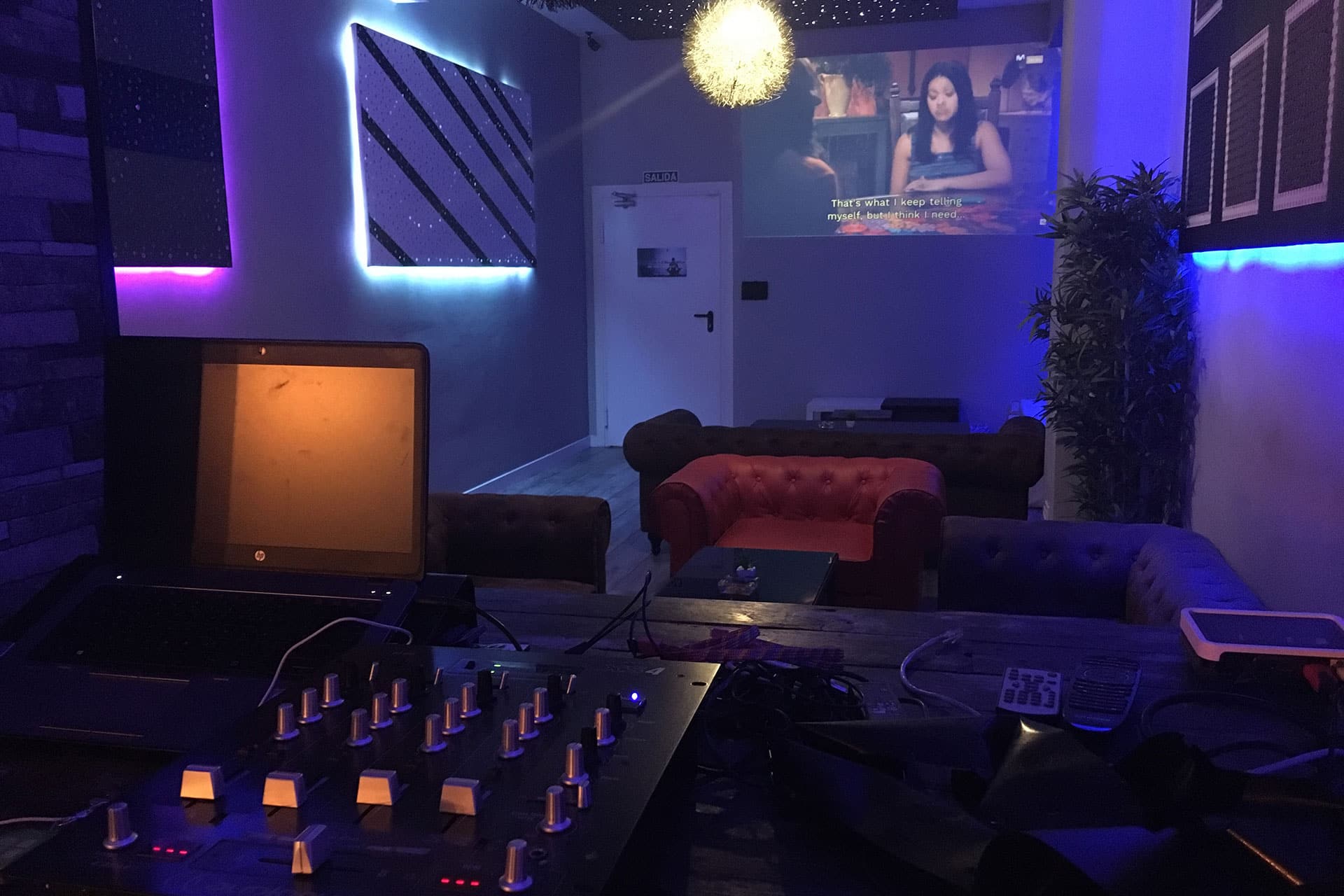 Smoke Signals Social Club — Reviews & Invite 3 Smoke Signals cannabis club Barcelona – entry pass