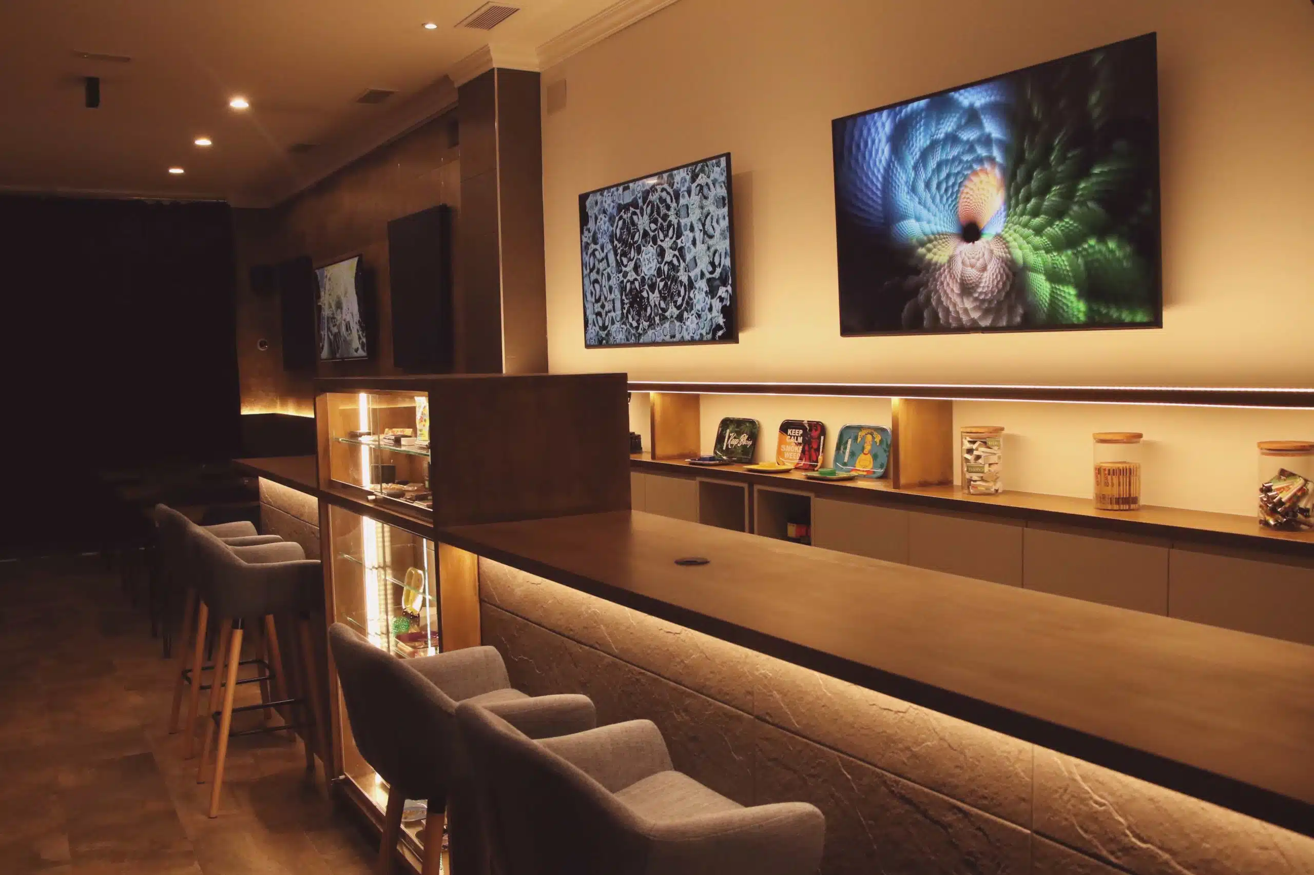 Coffee Shop Barcelona | Dona Flor Weed Club cannabis club Tarragona &ndash; entry pass