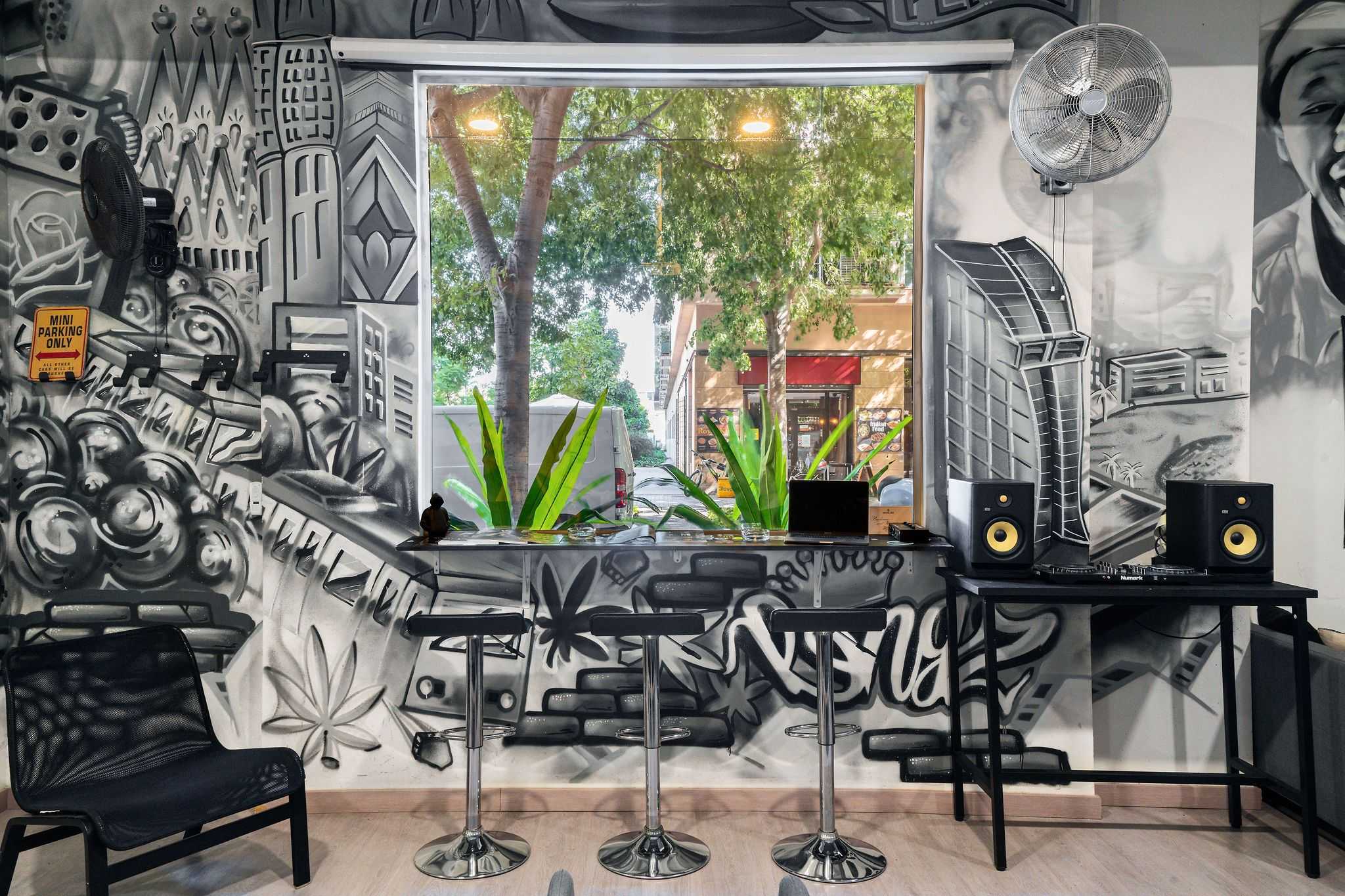 Social Club Pengz (Reviews, Hours & Invite) 2 Social Club Pengz cannabis club Barcelona – entry pass