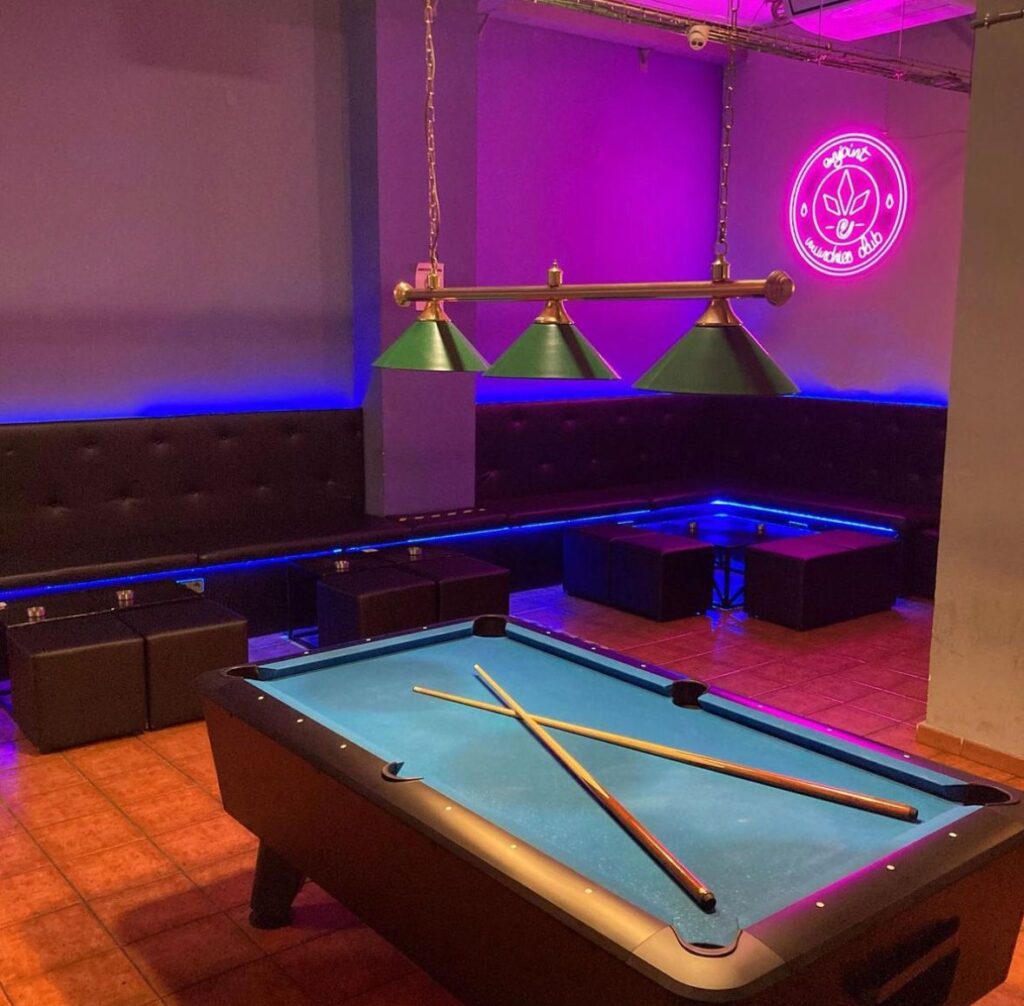 Cannabis Clubs in Madrid: A Visitor's Guide for 2025 3 Enjoint munchies Social Club Madrid cannabis club Madrid – entry pass