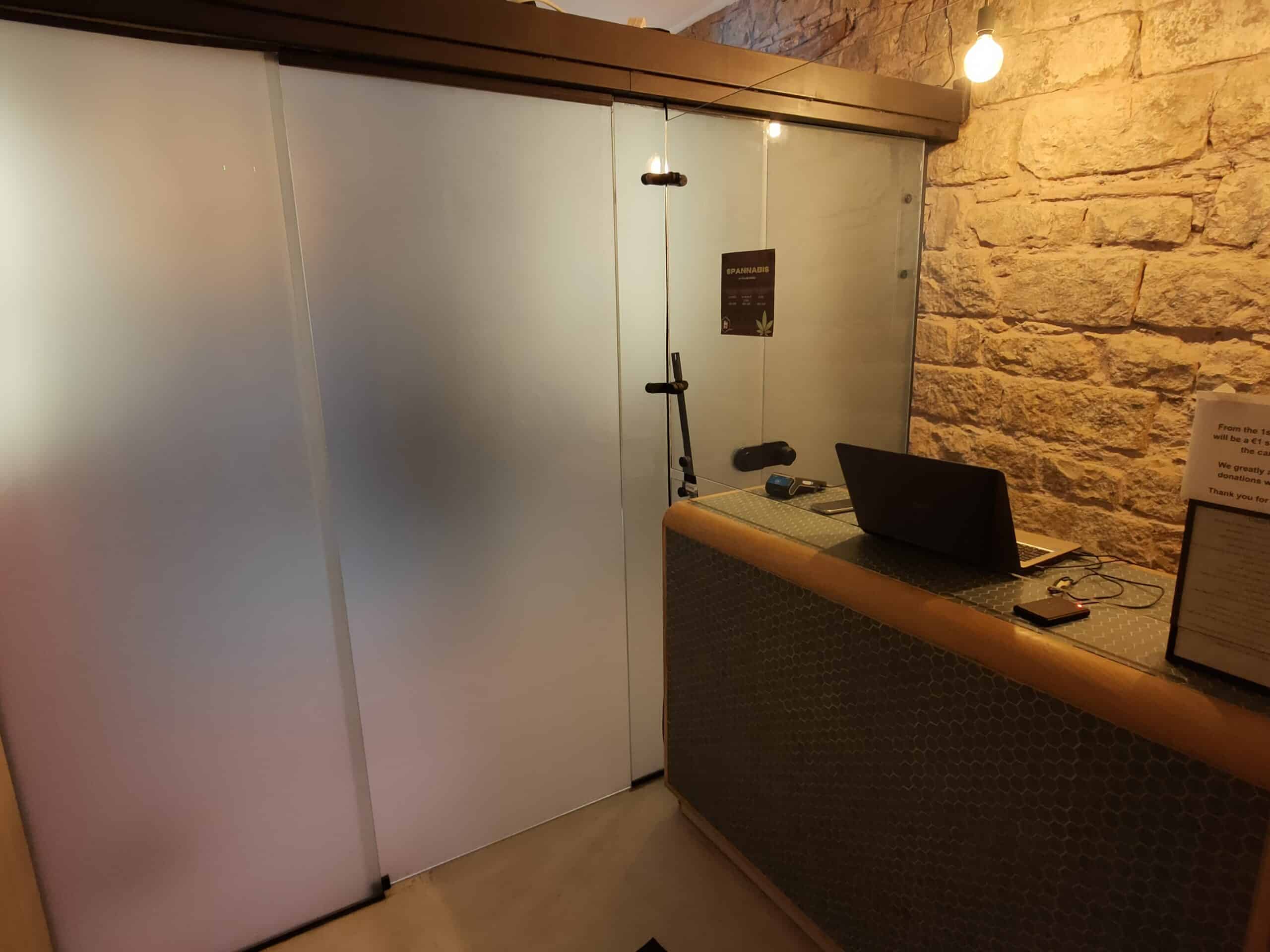 Cannabis Club Guru Barcelona 2 Cannabis Club Guru Barcelona cannabis club Barcelona – entry pass